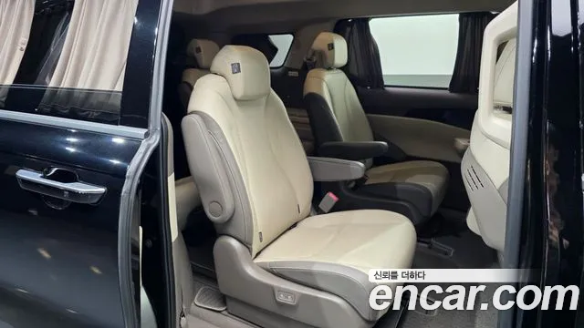 Kia Carnival — фото 12