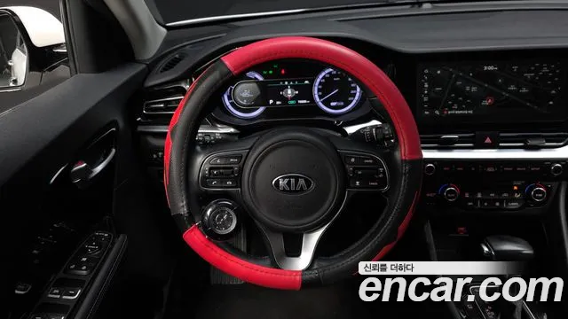 Kia Niro — фото 13