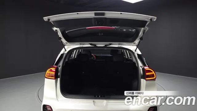 Kia Niro — фото 20