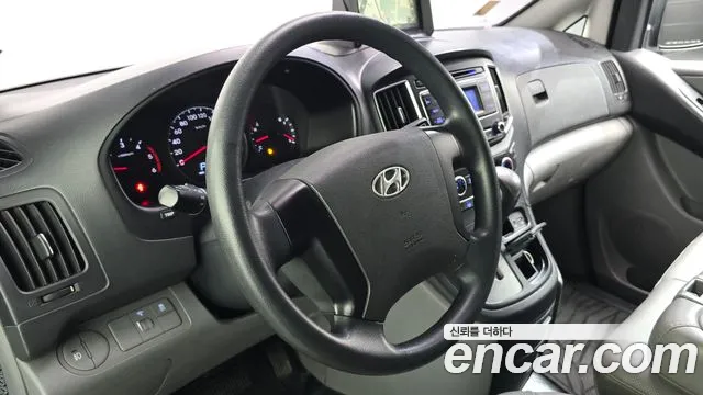 Hyundai Starex — фото 13