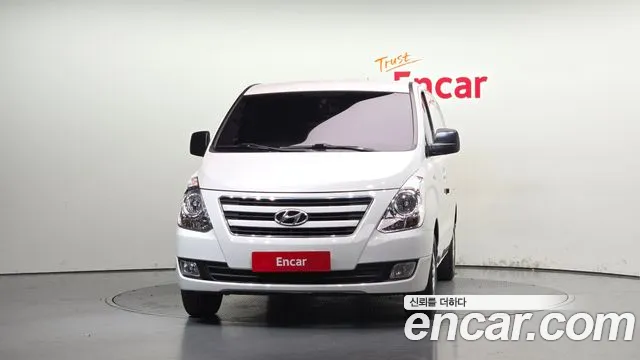 Hyundai Starex — фото 3