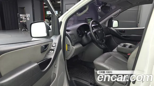 Hyundai Starex — фото 10