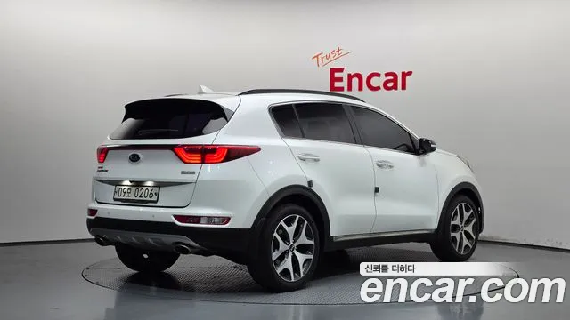 Kia Sportage — фото 1
