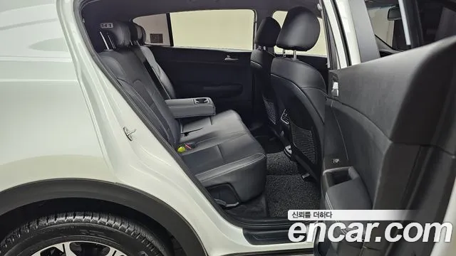 Kia Sportage — фото 10