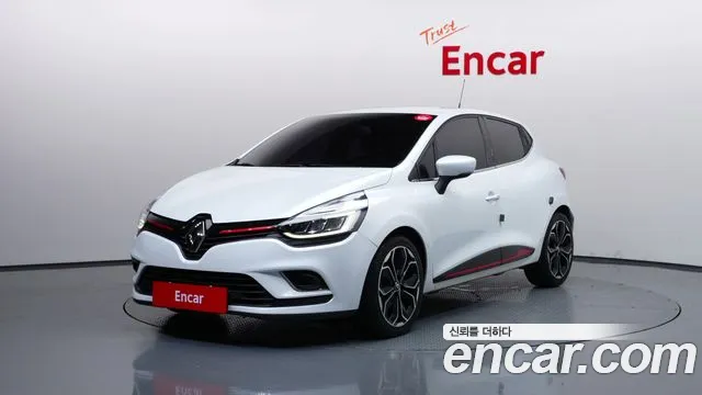 Renault Clio — фото 1