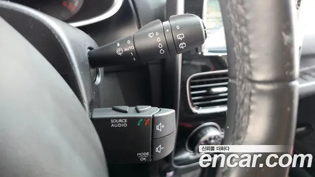 Renault Clio — фото 15