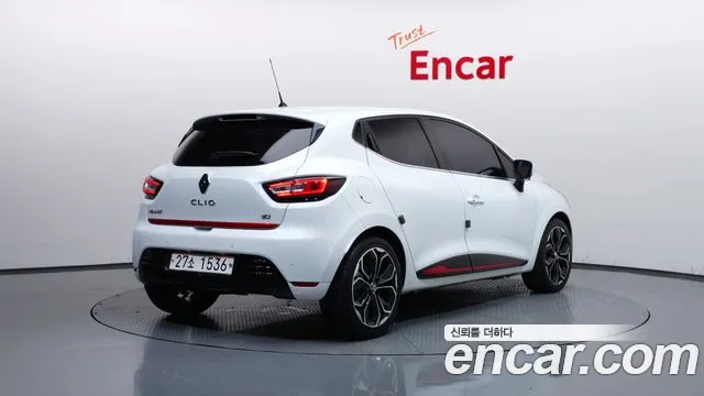 Renault Clio — фото 2
