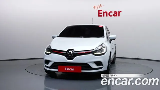 Renault Clio — фото 3
