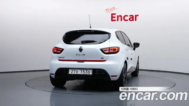 Renault Clio — фото 4