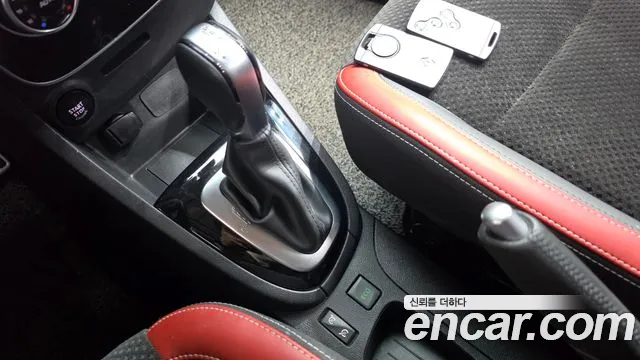 Renault Clio — фото 9