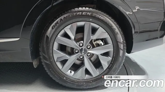 Kia Sportage — фото 21