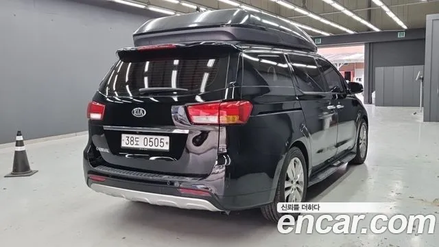 Kia Carnival — фото 2