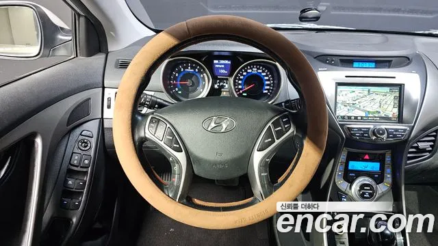 Hyundai Avante — фото 13