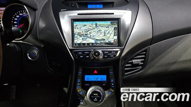 Hyundai Avante — фото 14
