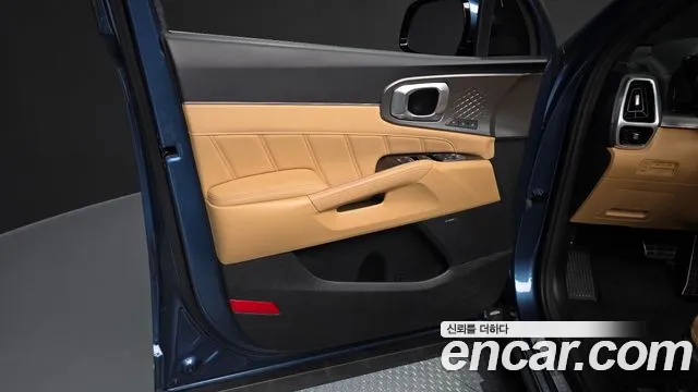 Kia Sorento — фото 24