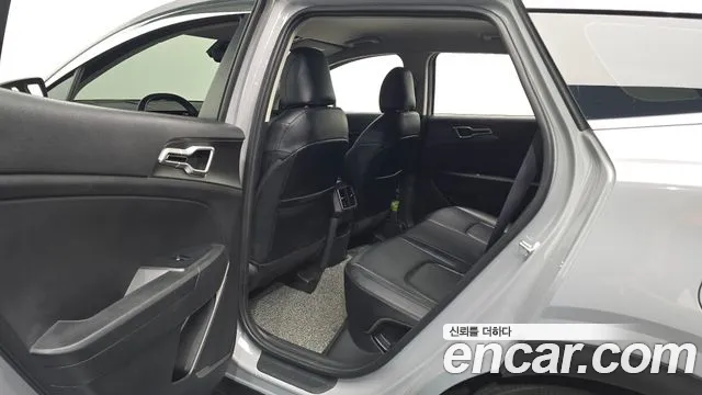 Kia Sportage — фото 11