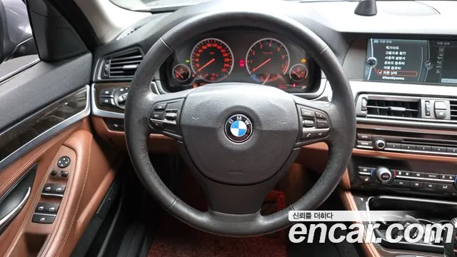 BMW 5-Series — фото 12