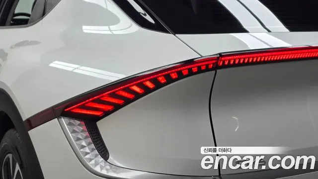 Kia EV6 — фото 23