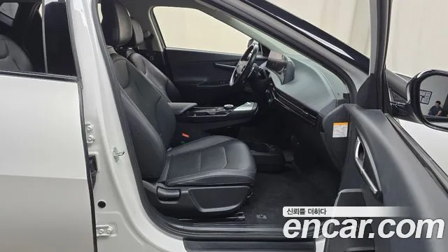 Kia EV6 — фото 26