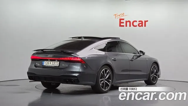 Audi A7 — фото 1