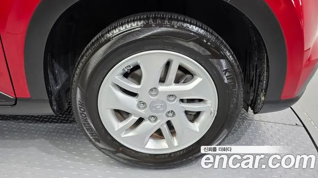 Hyundai Venue — фото 21