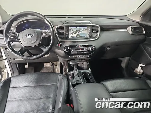 Kia Sorento — фото 5