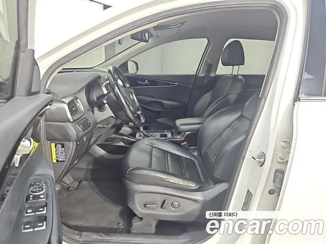 Kia Sorento — фото 10