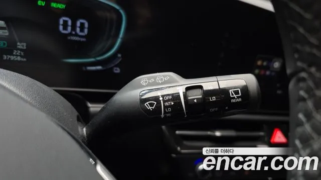 Kia Niro — фото 18