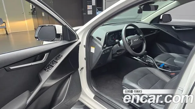 Kia Niro — фото 10