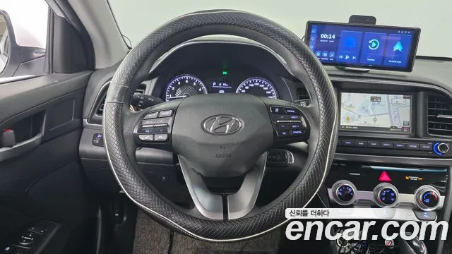 Hyundai Avante — фото 14