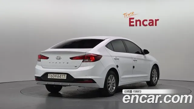 Hyundai Avante — фото 2