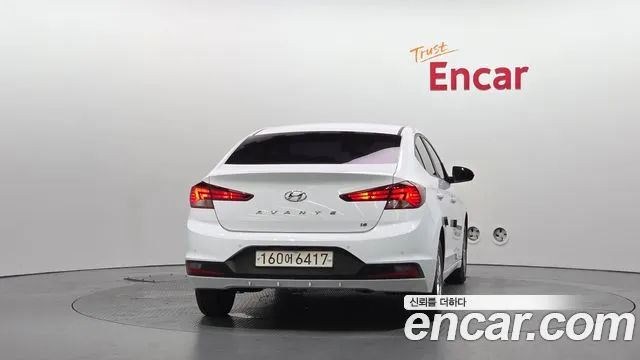 Hyundai Avante — фото 4