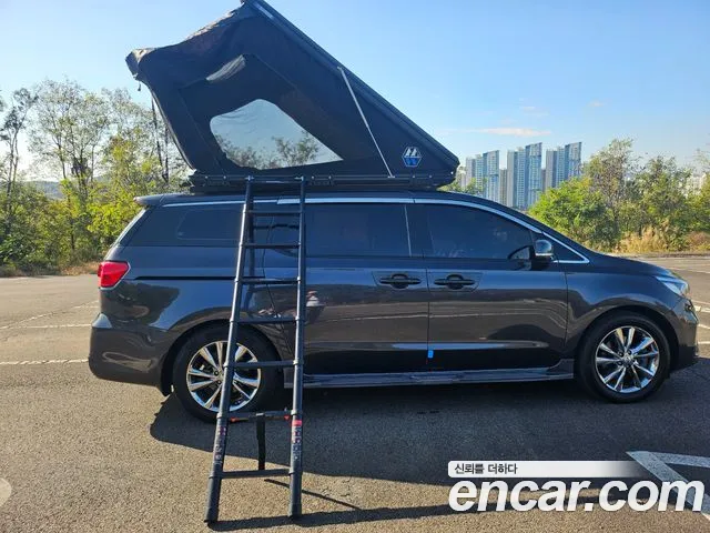 Kia Carnival — фото 4