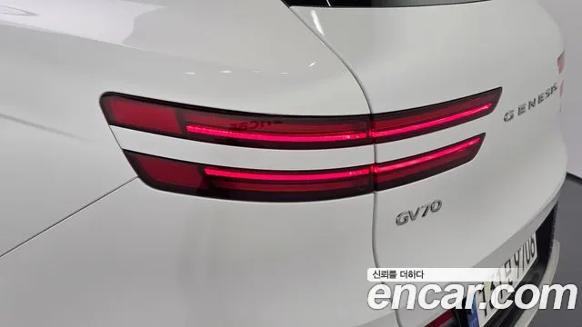 Genesis GV70 — фото 23