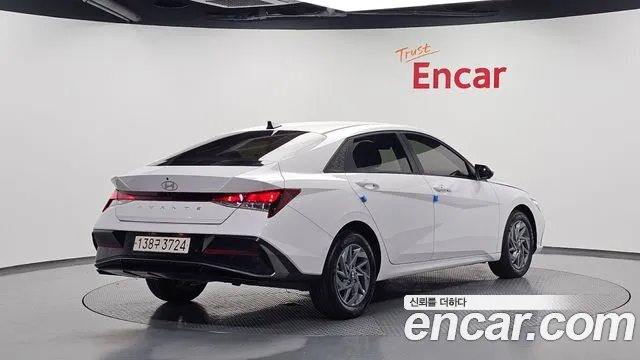 Hyundai Avante — фото 2