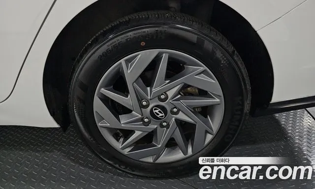 Hyundai Avante — фото 21