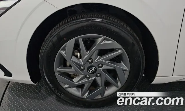 Hyundai Avante — фото 5
