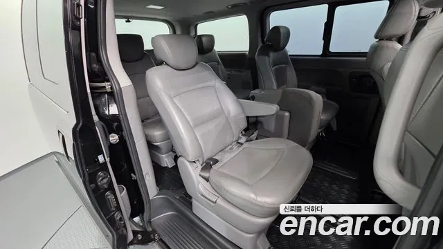 Hyundai Starex — фото 11