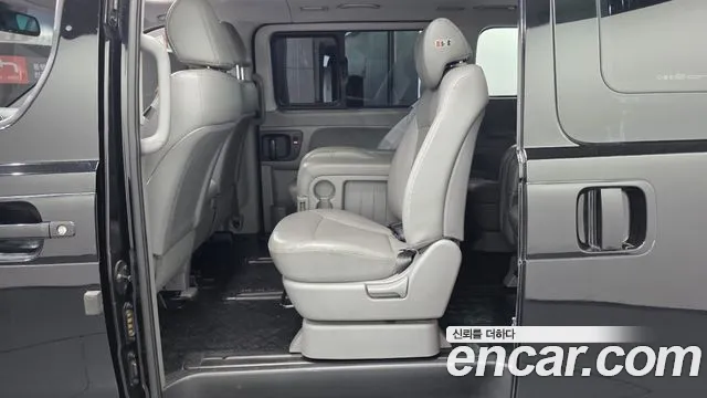 Hyundai Starex — фото 12