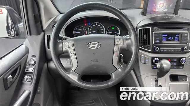 Hyundai Starex — фото 13