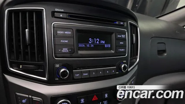 Hyundai Starex — фото 17