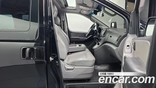 Hyundai Starex — фото 26