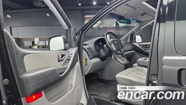 Hyundai Starex — фото 10