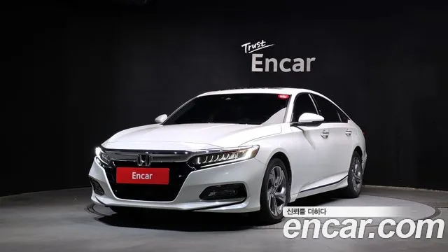 Honda Accord — фото 1