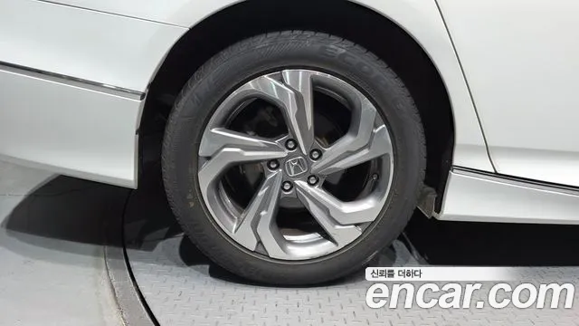 Honda Accord — фото 5