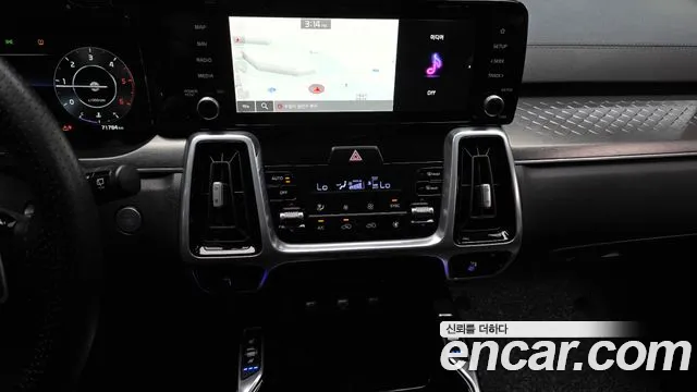 Kia Sorento — фото 12