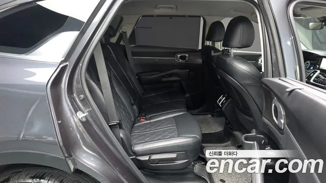 Kia Sorento — фото 10