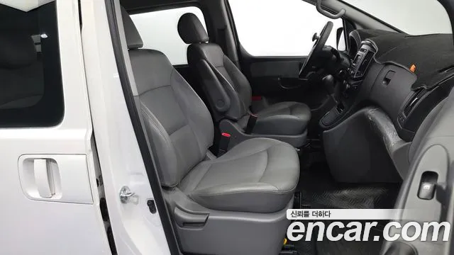 Hyundai Starex — фото 11