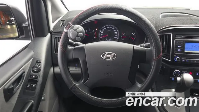 Hyundai Starex — фото 13