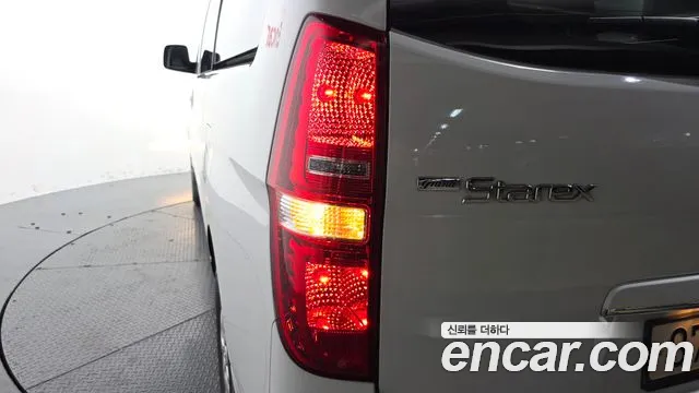 Hyundai Starex — фото 23